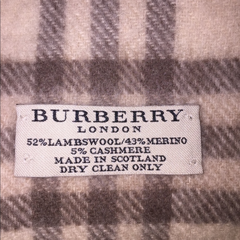 authentic BURBERRY beige nova chek wool scarf - Picture 3 of 6